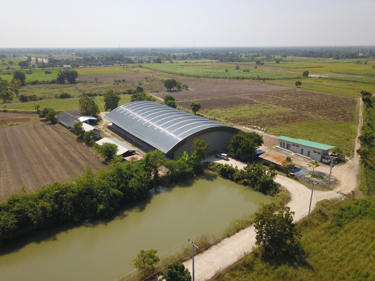 dejdanaisupa's tweet image. สุพรรณบุรีกำลังจะมี Site Museum ทางโบราณคดีแห่งใหม่ (แต่ขุดกันมานานแล้ว 555) 

"หนองราชวัตร" แหลงโบราณคดีสมัยหินใหม่ที่พบหลุมฝังศพกว่า 250 ร่างนั่นเอง

กรมศิลปากร จัดสร้างอาคารครอบกลุ่มหลุมฝังศพ คาดว่าจะเปิดได้ในเร็วๆ นี้

ภาพ: สำนักศิลปากรที่ 2 สุพรรณบุรี
facebook.com/permalink.php?…