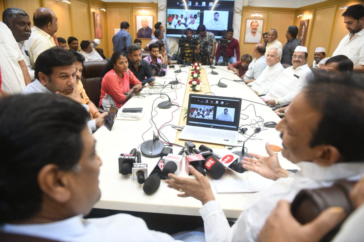 Glimpses from <a href="/INCMumbai/">Mumbai Congress</a> where opening ceremony newly renovated Conference Hall was done today by former CM of Maharashtra and Sr. Congress leader Shri <a href="/AshokChavanINC/">Ashok Chavan</a> ji. 

<a href="/BhaiJagtap1/">Bhai Jagtap - भाई जगताप</a> <a href="/Charanssapra/">Charan Singh Sapra</a>