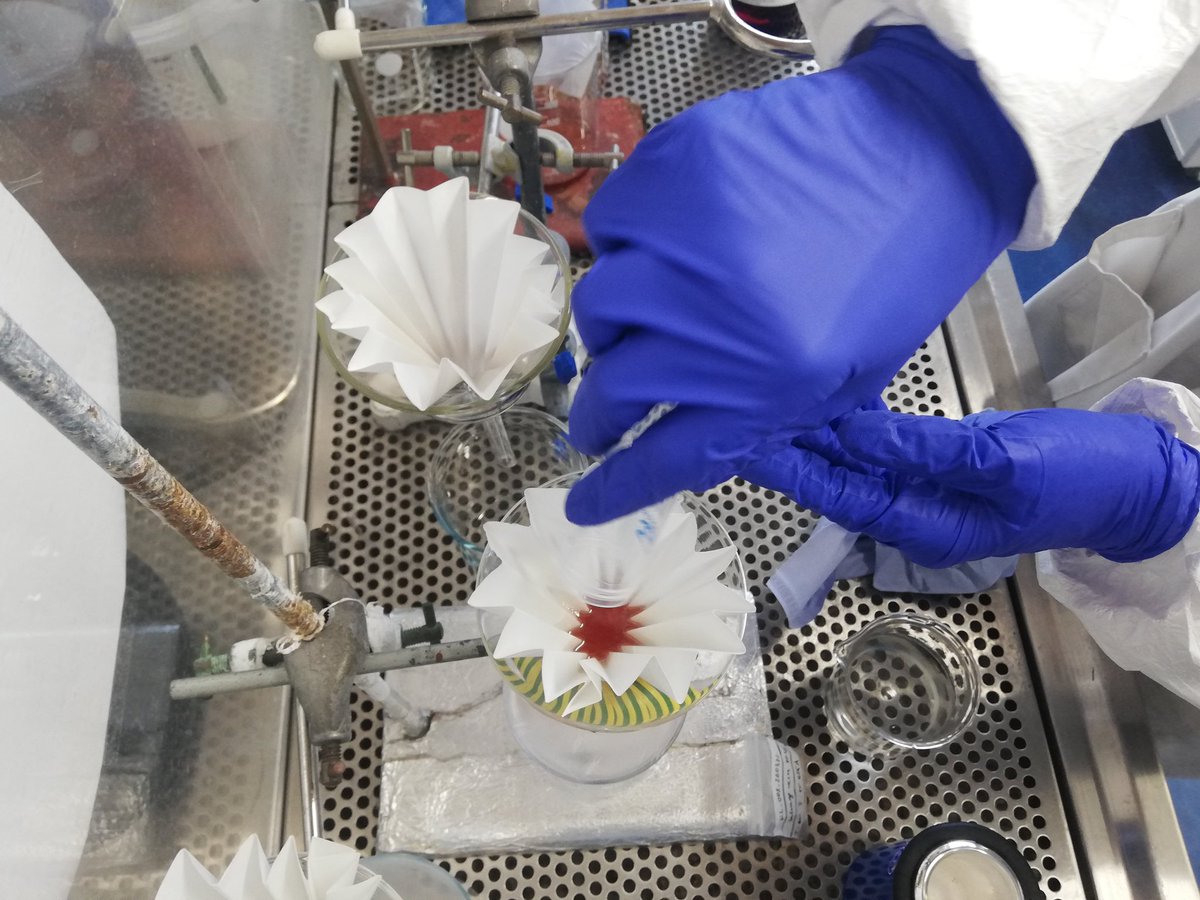 MI seperation of zircons with popsicle method!
#phdlife #geochronology #geology