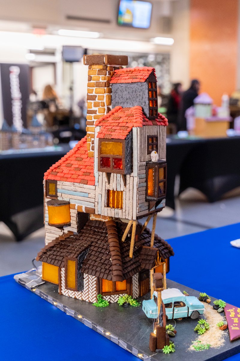 GBPolytech's tweet photo. Want to take your gingerbread house decorating skills to the next level? Tune in to CTV Your Morning @YourMorning at 8 am tomorrow, December 2, when the winner of our 2022 Gingerbread House Competition, Evan Lim, will show off his talents! #GBCproud👏

#college #toronto @GBCCHCA https://t.co/MP0MCcm5Ld
