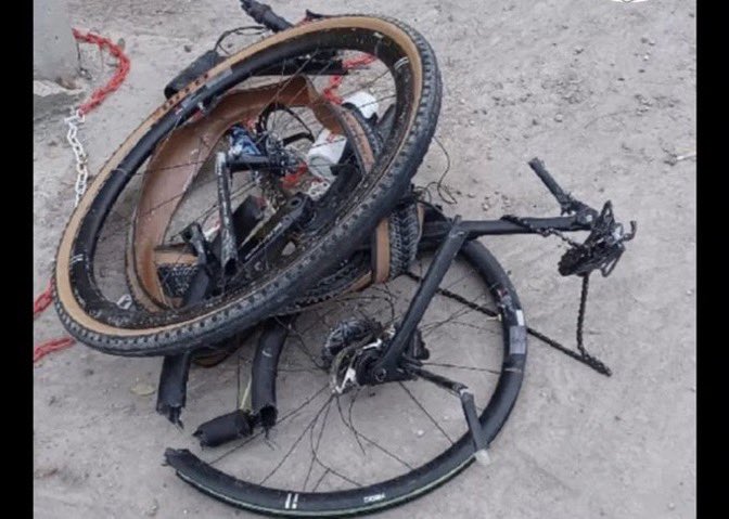 manuelrey1973's tweet photo. Madre mía como quedó la bici de Davide Rebellin, DEP

#accidente #DavideRebellin https://t.co/IU4AuVxEei