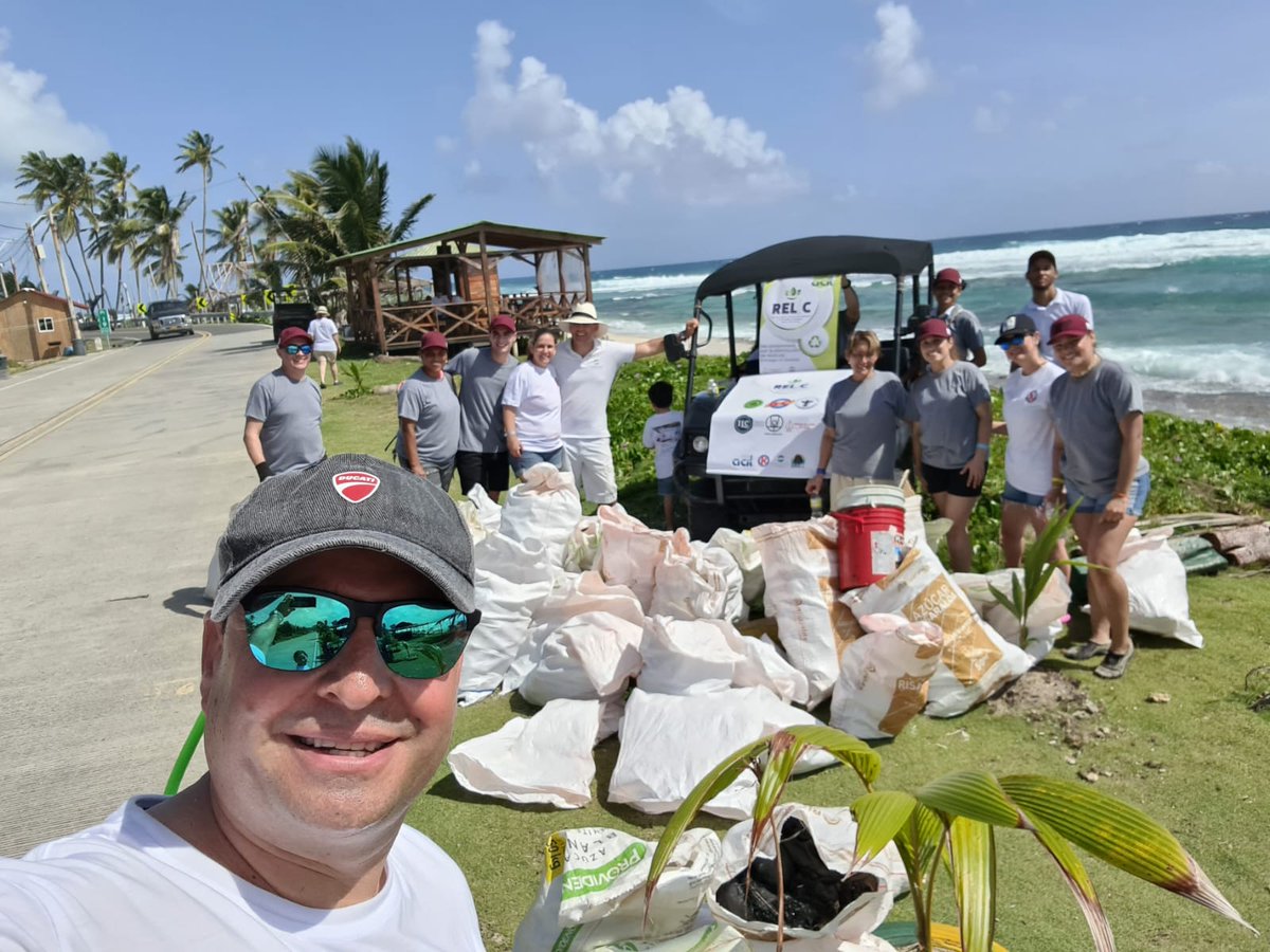 POSITIVAFMRADIO's tweet photo. La Nueva Licorera de Boyacá participó 
activamente de la jornada de recolección en la Isla de San Andrés hasta donde llegó con @relicplan1,en un Plan de Gestión Ambiental de Residuos de Envases y Empaques del sector de licores de Colombia.

#Acil #Ecocircular #Sostenibilidad https://t.co/WwNjVWl5du