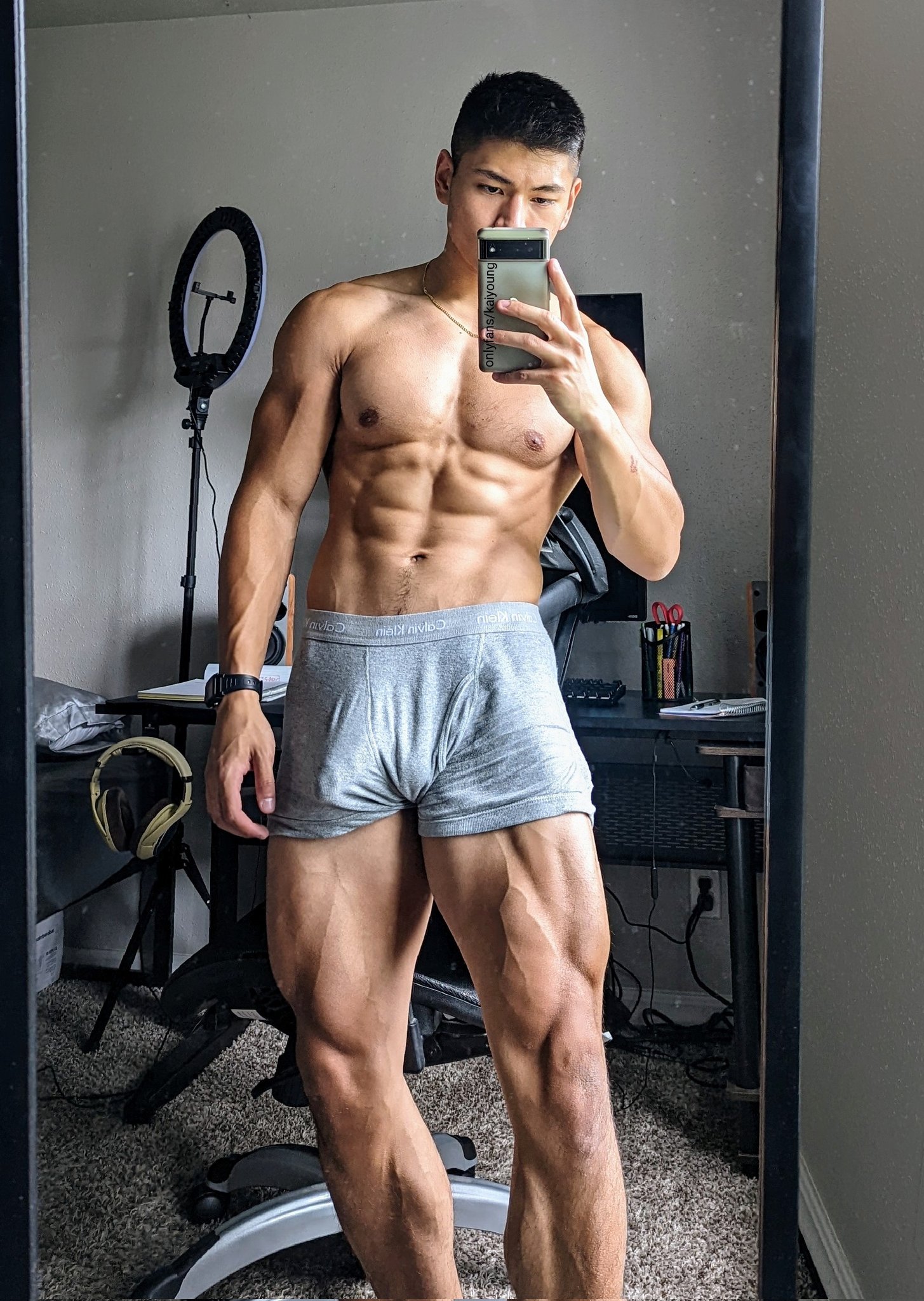 nu_sensasian♂️🔞 on X: 🙎 @theKaiYoung 🇺🇸 t.coaQ8dnDBcSr  X