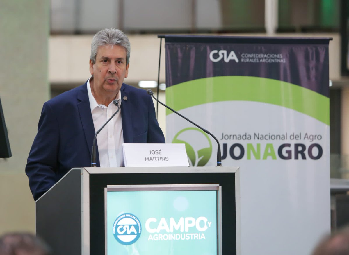CRAprensa's tweet photo. @Jorge_Chemes y el presidente de la @Bolsadecereales José Martins, en la apertura de la 6ta edición de #JONAGRO.

🌾 ¡Estamos hasta las 18hs! https://t.co/SYfEGOYoR2