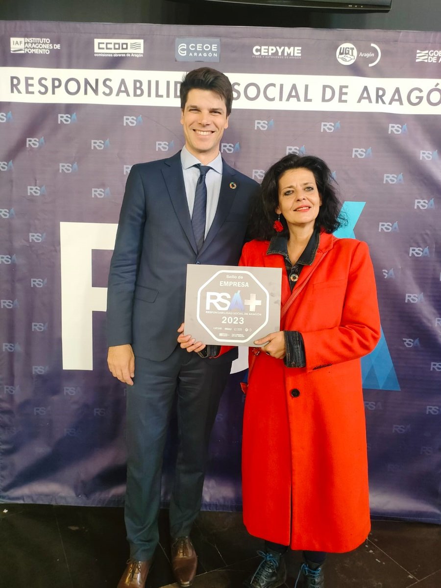 Hoy hemos acudido a la #JornadadelaResponsabilidadSocialenAragón2022  
@ITAINNOVA ha renovado el Sello #RSA2023 

<a href="/GobAragon/">Gobierno de Aragón</a> <a href="/IAF_Aragon/">IAF</a> <a href="/CEOEAragon/">CEOEAragon</a> <a href="/cepymearagon/">CEPYME Aragón</a> <a href="/CCOOAragon/">Comisiones Obreras Aragón</a> <a href="/UGTAragon/">UGT Aragón</a> 

Lo ha recogido #ReyesZamanillo y le acompaña en la foto <a href="/ferminserrano/">Fermín Serrano Sanz</a> #Agenda2030