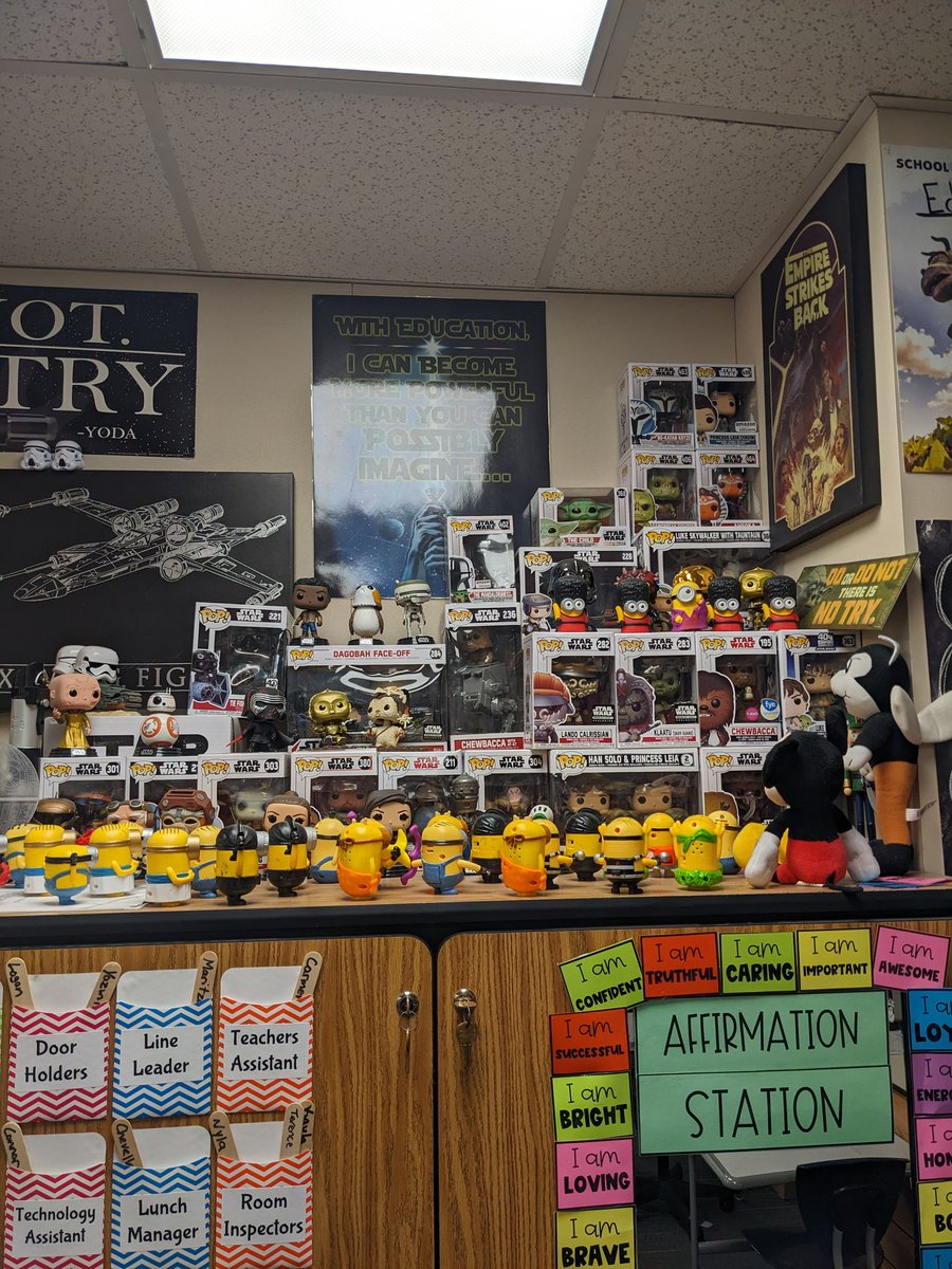 MrMelick_USD368's tweet photo. Today and every day leading up to winter break students will find Corky and write about what shenanigans he's getting into. They will also make a prediction of what they think will happen the next day. Stay tuned to follow along. #writingactivity #school #emporiastate #teacher https://t.co/cHMZtE7IYe