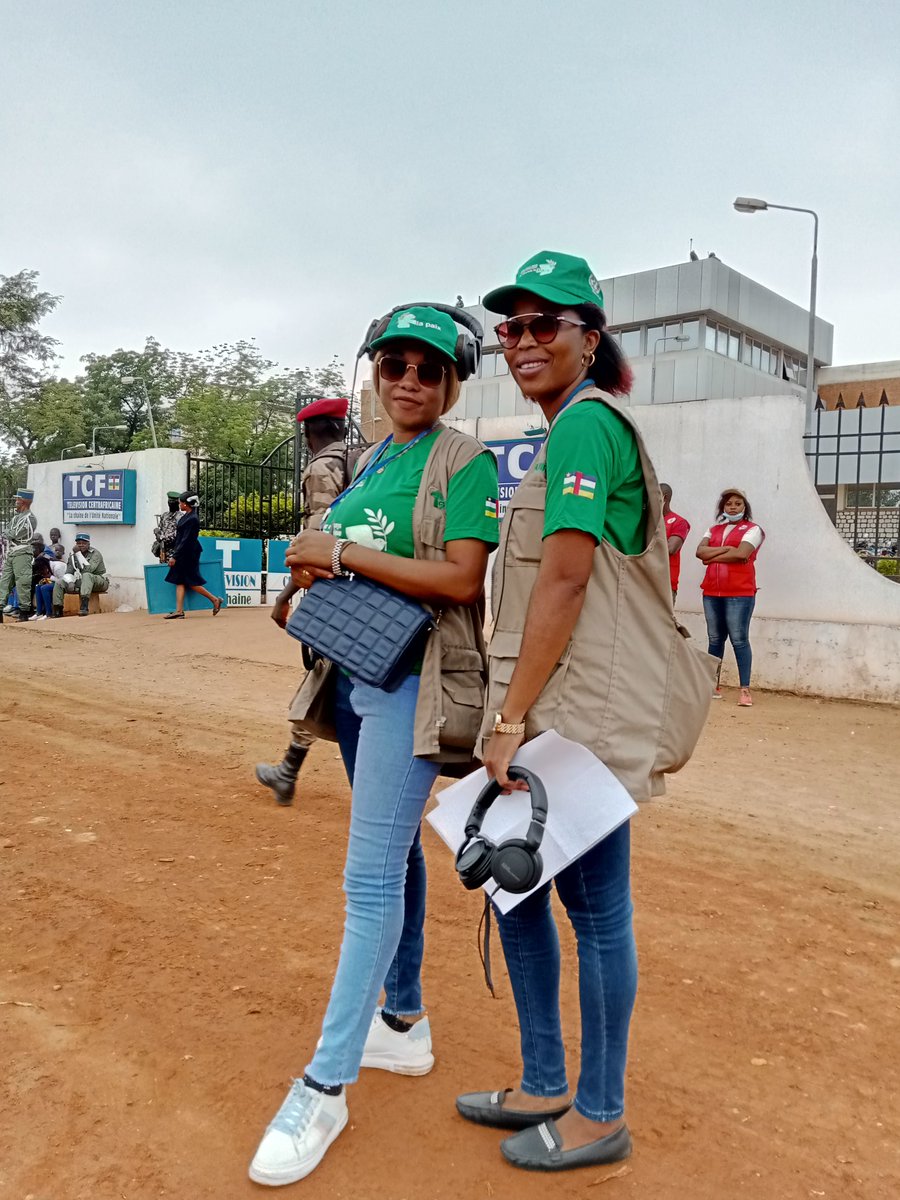 64e anniversaire de la Proclamation de la République Centrafricaine ce 1er décembre 2022. Bonne fête à toutes et à tous 🇨🇫🇨🇫🇨🇫🇨🇫🇨🇫
Retransmission en direct sur 93.3 fm des manifestations sur l'Avenue des Martyrs.