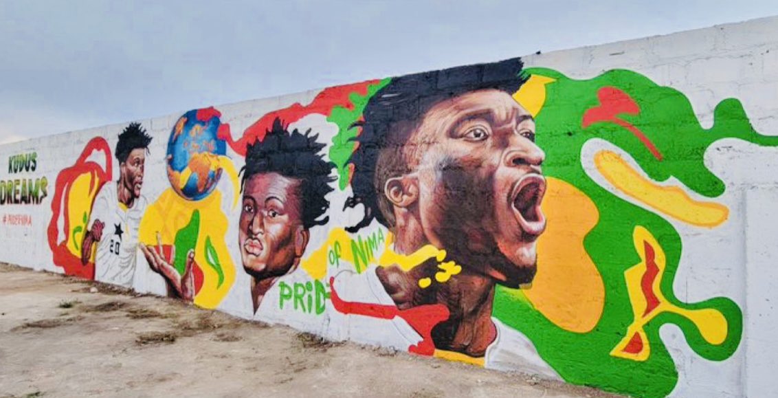 GhanaBlackstars's tweet photo. 🌟 𝗠𝗢𝗛𝗔𝗠𝗠𝗘𝗗 𝗞𝗨𝗗𝗨𝗦 🌟 

• Our 𝑺𝒕𝒂𝒓𝒃𝒐𝒚 has been honoured with a beautiful mural on the streets of Nima, a suburb of Accra.

The #KudusDream Lives On ! 🙇🏾‍♂️

🎨 @mohawudu 

@KudusMohammedGH | #PrideOfNima https://t.co/lIGYksZwTT