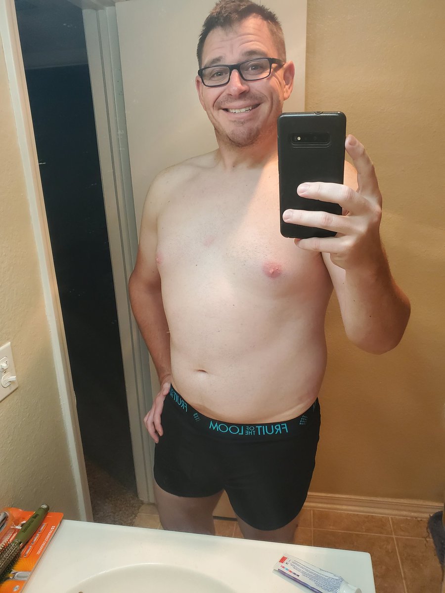An undie selfie from yours truly! Honestly been really loving how I look lately. Hoping to keep up the exercise and good feels. 💙
