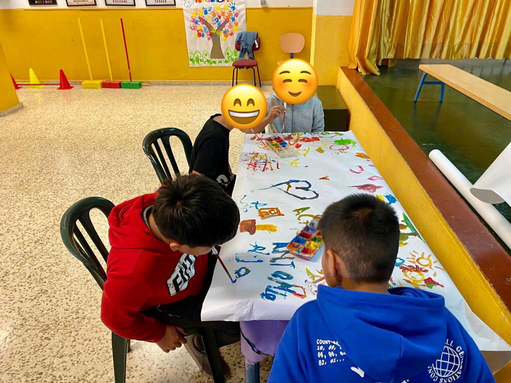 CeipRVInclan's tweet photo. Más grupos siguen pasando por los talleres para conocer diferentes Capacidades. Acercamiento al Braille, Lengua de Signos, pictogramas… https://t.co/gkia09lKTe