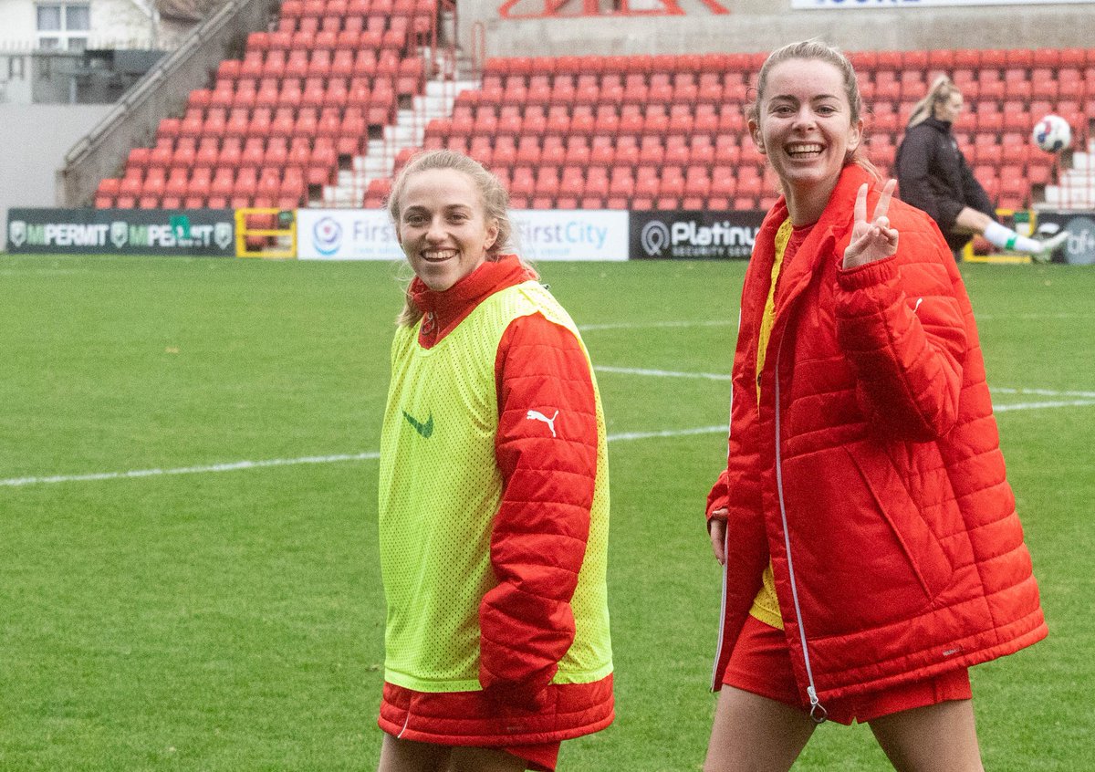 calrossphotos's tweet image. " At Half Time "

Three from half time under the County Ground Skies last Sunday afternoon....