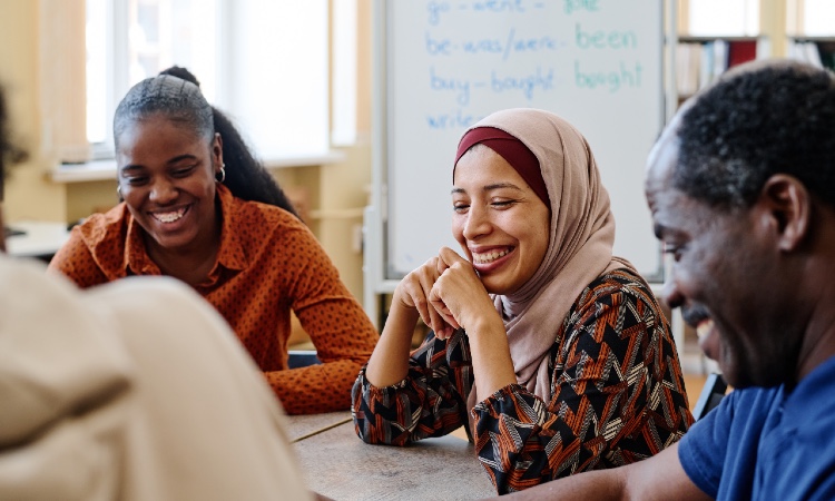 tcddublin's tweet photo. A new handbook for teachers to support linguistic #inclusion of #migrants has been published by a team of linguists at Trinity's @tcdslscs.
Read more here: https://t.co/gUAyupBqsN
#TrinityResearch #ErasmusPlus #INCLUDEED https://t.co/syTj4oohbY
