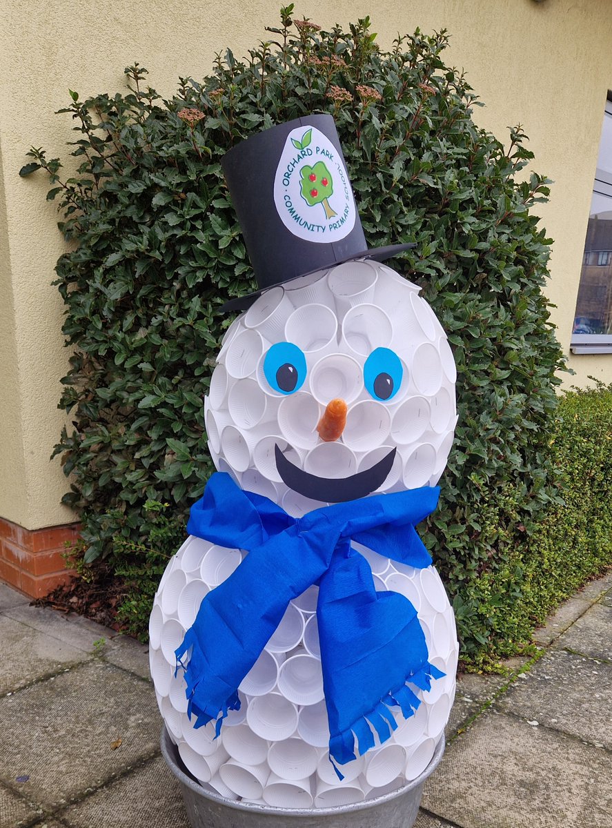 OrchardParkSch's tweet photo. This week our ladies in the school kitchen @abmcateringltd have put together this Orchard Park snowman. He is living in the school hall but he has no name!! The children have been choosing names, and a winner will be picked out on Friday 9th December. #snowman #name #OPmascot https://t.co/CoTwDcXW2W