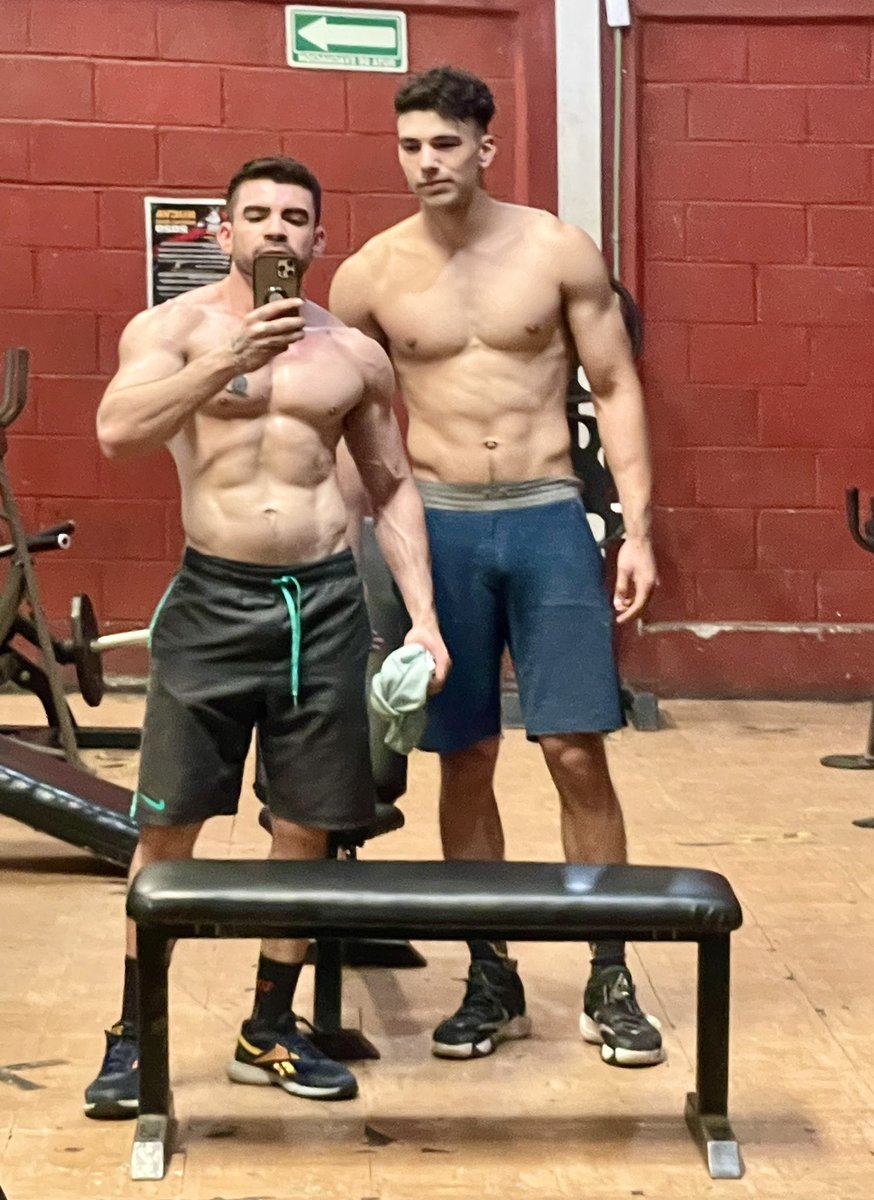 alainkRRR's tweet photo. Rt y les paso la cuenta de mi bro 🔥. 

 les da morbo que miden 1.90 ? https://t.co/ZMxS8Gra0y