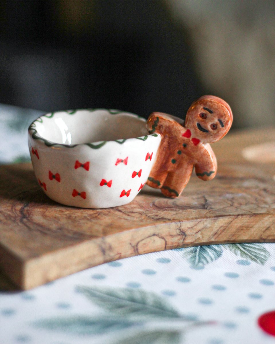 Excited to share this lovely set of 4 #Christmas cups in my #etsy shop. All Christmas-related items are 20% off thru December to help with your holiday shopping!

etsy.me/3B0yomL 

#christmasshopping #supportsmallbusiness #ceramics #espresso #etsygifts