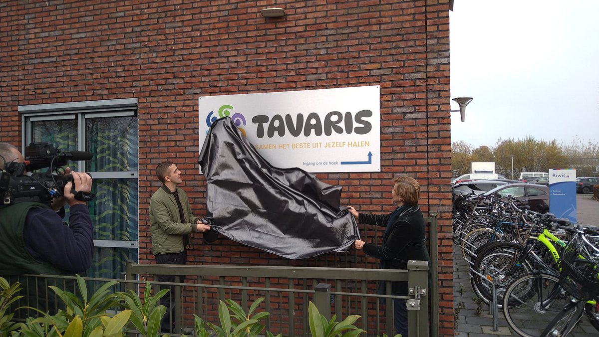 Lancering Tavaris, de nieuwe naam en logo van de dagbesteding van Riwis Zorg &amp; Welzijn door wethouder <a href="/prinsvvd/">anja prins</a> van <a href="/gem_apeldoorn/">Gemeente Apeldoorn</a> en Rob van Tavaris Techniek. Werken, leren en ontmoeten. Voor iedereen is er een passende plek bij Tavaris. tavaris.nl/officiele-star… #ggz #welzijn
