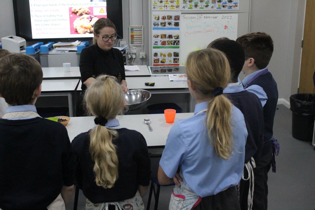 Stpiusx_school's tweet photo. Last week we welcomed Year 5's to come and do some technology lessons. We had so much fun making Christmas cookies, Christmas chocolate moulds and name plaques. https://t.co/rG2FehQ8JW