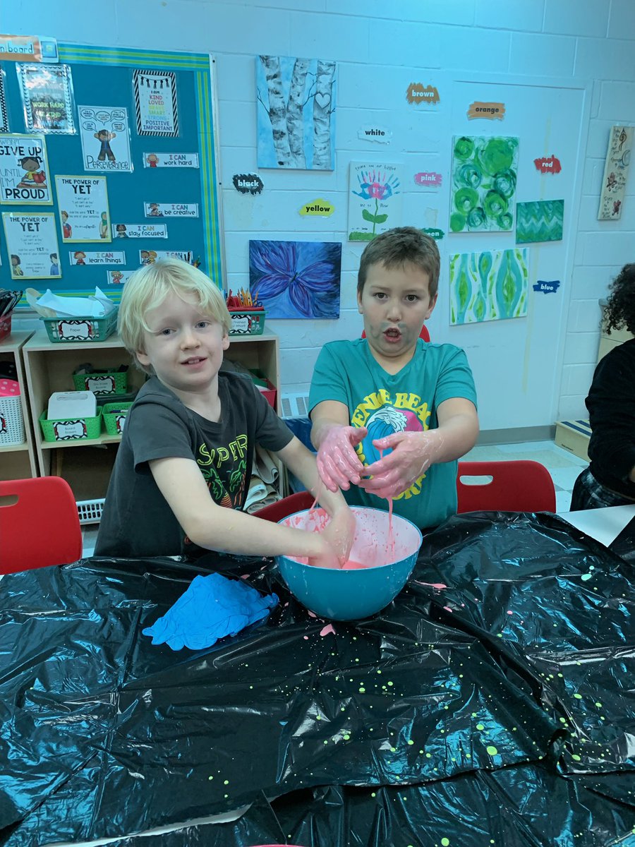 dewit2014's tweet photo. Science fun in grade 2:) #arps2022 https://t.co/h0lWwtMa6E