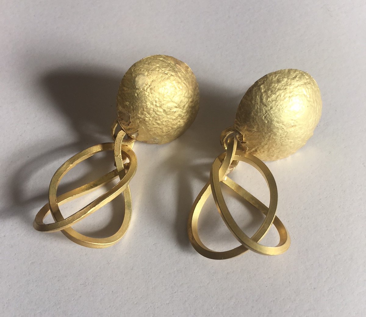 WMCollege's tweet photo. Looking to join our Level 2 Jewellery course in Jan?
Why not get a step ahead and join our FREE introduction session & learn some hands-on jewellery techniques in our newly refurbished studio.
Starts 08.12.22 👉 https://t.co/XofcvNvv70
#InspiringLearning #JewelleryCourse https://t.co/8kcOcsSw6O