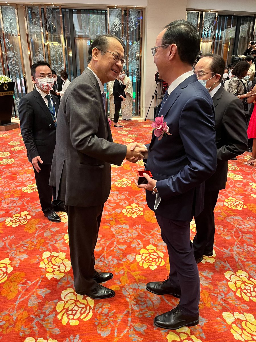 日本台湾交流協会設立５０周年記念宴会へのご招待を受け、旧友と共にこの記念べき日をお祝いしました。台湾人と日本人がより良い未来を実現するビジョンは、台日友好の橋を築いていくと信じております。台湾と日本の友情が次の50年も続きますように。
#日本台湾交流協会 #台日友好🇹🇼🇯🇵