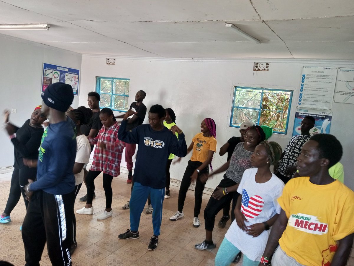 ELDYYOUTHCENTRE's tweet photo. @GZangalewa @SuzzyGloria @metrine_mwanga @notmuchtoit_007 @LeleiPhil @IPouk211 @CymohOdera @steveking80 #EndTripleThreatFhok
Wewe ni mtu wa nguvu sana hapa @ELDYYOUTHCENTRE ,tunakutambua Kwa kazi nzuri unafanya https://t.co/iyFErAdCZB
