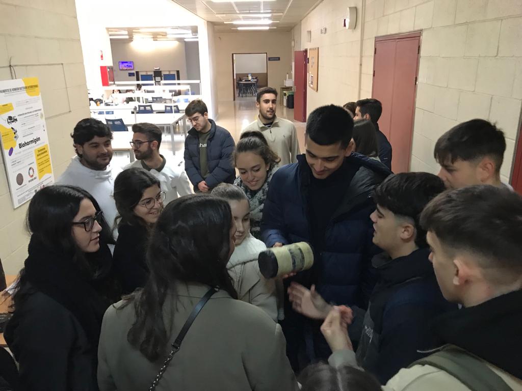 A. R. Pasandín tweet media