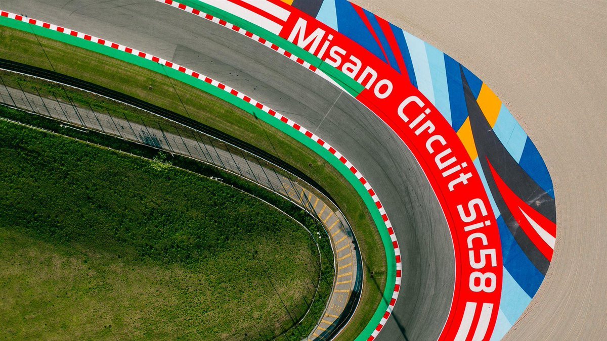 RegioneER's tweet photo. #SportValley. I #FIM Awards 2022 per la prima volta in #EmiliaRomagna: a #Rimini, nella #MotorValley e nella #RidersLand, i delegati di oltre 100 Federazioni motociclistiche nazionali e 40 campioni delle due ruote - compreso @PeccoBagnaia. La #notizia 👉 https://t.co/sZqWae7MNO https://t.co/XyfjoIXLb3