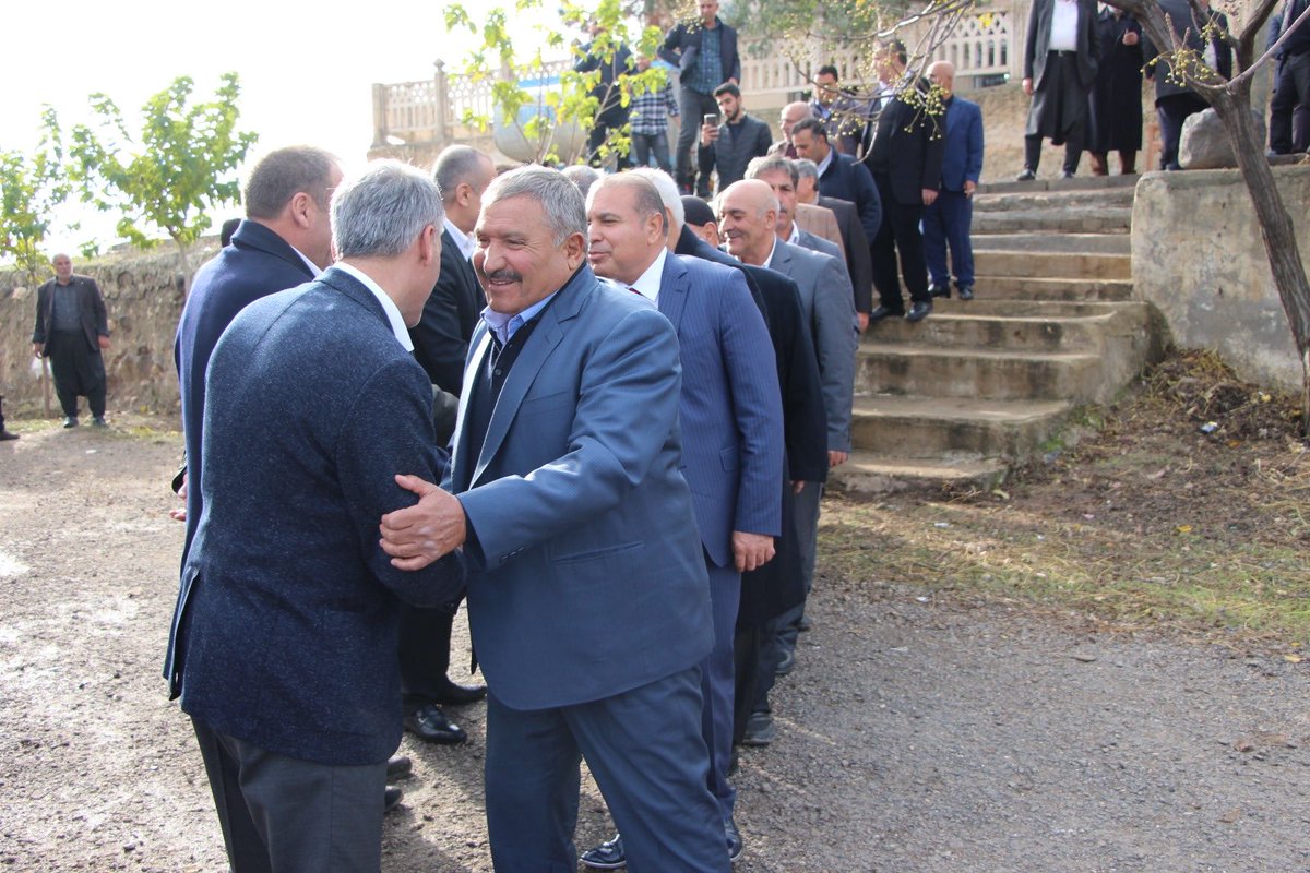 Yetim ve Aymelek Ailesi arasındaki husumet nedeniyle düzenlediğimiz Barış Programına katılan ve Bu Barışta Emeği Geçen Sayın Ahmet Ersin Bucak, Paşa Karakuş, Hadi Öge, Fevzi Karataş, Mehmet Cemil Bayuk…Emeği geçen ve katkıda bulunan herkesten Allah Razı Olsun.