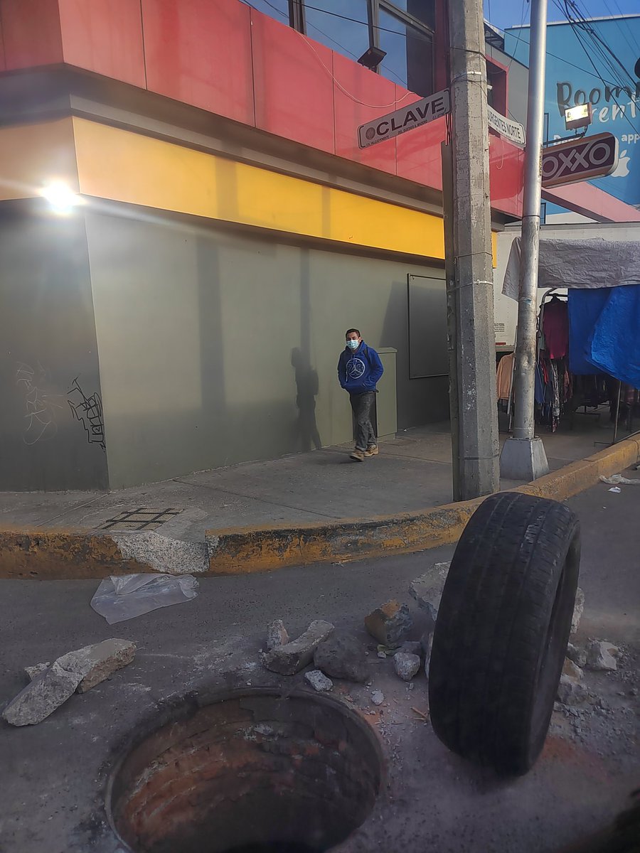 Fercho_black's tweet photo. Meses q no tiene tapa esa coladera y esa calle es muy transitada  @TuAlcaldiaGAM @GobCDMX https://t.co/GxNCRxTuPe