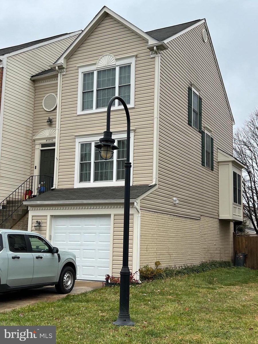 New Listing! $499,900.00, 3BR, 3BA, 45550 WHITCOMB SQ, STERLING, VA 20166, Full Details 151018590.homesconnect.com/Listing/326080…