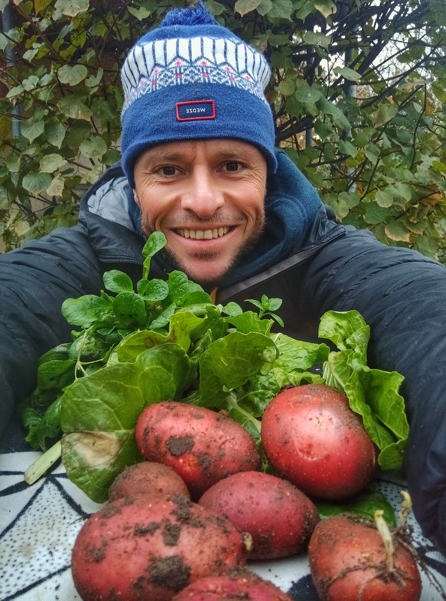 outdoorando's tweet photo. Also ich würde sagen das Abendessen ist gesichert 😅

#ernte #winter #winterernte
#garten #garden #gardening https://t.co/S6QgHYLFUf