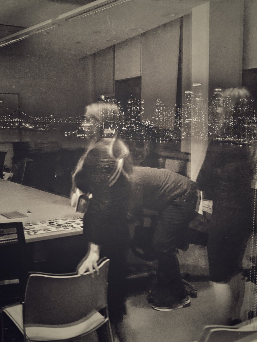 Congrats to my incredible lab mate Dr. Lindsey Remark that killed her thesis defense yesterday 💪👩‍🔬on the mechanisms of bone🦴 aging &amp; how we might prevent degeneration.<a href="/PhilippLeuchtMD/">Philipp Leucht, MD</a> lab know how to 🥳 party #PhDone #nailedit #orthotwitter #WomenInSTEM <a href="/nyulangone/">NYU Langone Health</a>