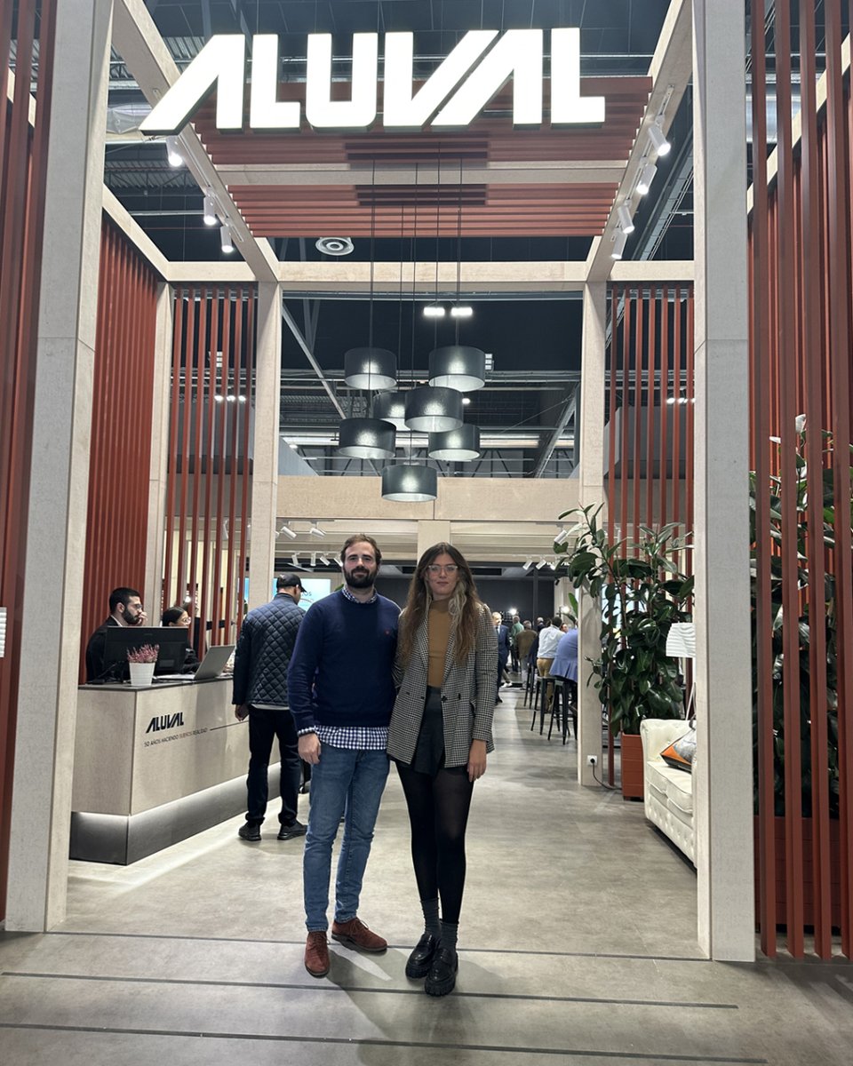 aluval's tweet photo. Durante Veteco 2022 invitamos al equipo que quedó tercero en nuestro concurso de arquitectura 2022. Rocío López Berenguer y Mario Sánchez Samos son dos jóvenes arquitectos con mucha proyección que nos estuvieron aportando sus ideas para nuevos productos. https://t.co/lweZQFXjw0