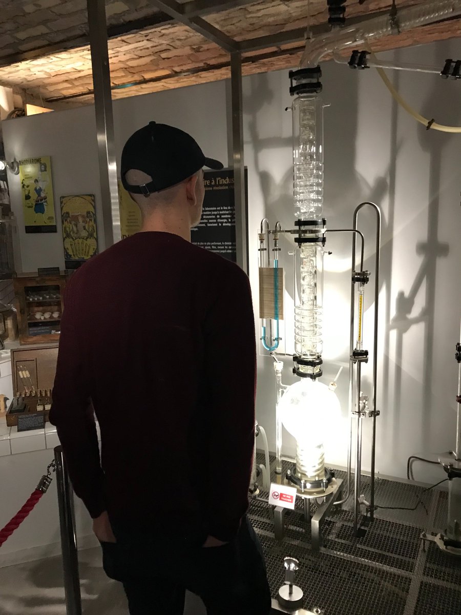 LMSchlenker's tweet image. 🧪⚗️La dernière rencontre pro #CSTgre se déroule au musée de la chimie à Jarrie. Les étudiants @CcstMaster rencontrent sa directrice, Caroline Guerin et la médiatrice Karine Godot de Sciences et Malice pour une visite privée et un atelier pratique !
 🔜un article sur @EchoSciGre