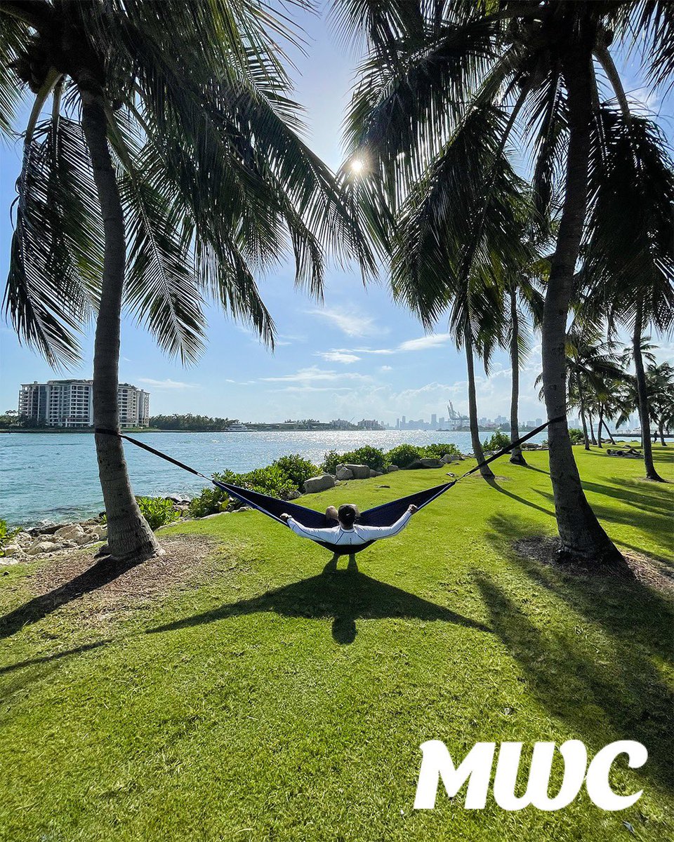 miawellnessclub's tweet photo. slow down, enjoy life and live in the present — for this is the greatest gift! ☀️🌊🌴 #miamiwellnessclub #healthyforever #southpointepark https://t.co/IxsXGYg8SZ