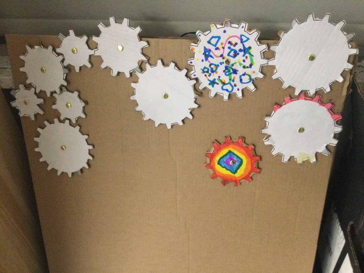 MrHuntersClass's tweet image. Student have been spending their science time this week exploring simple machines. The plan is to extend this learning into a design thinking challenge that will ask them to think of ways they can reduce the physical work in common classroom activities using simple machines.