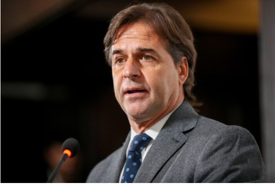 hazukinotaboo2's tweet image. 12月1日、ウルグアイがTPP加入申請 メルコスール加盟国は反発 hazukinoblog.seesaa.net/article/494307… 南米ウルグアイ政府は1日、TPPへの加入申請文書を協定事務局役のニュージーランドに提出した。日本などが入るTPPへの参加で貿易を拡大する狙い。メルコスールのメンバー国は反発。 #StopTPP #CPTPP