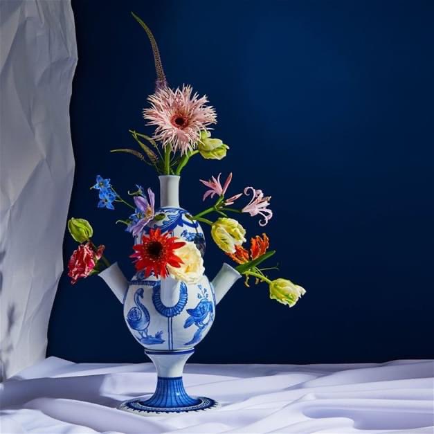 studiodewinkel's tweet photo. --------- Prachtige tulpenvaas.
Ook zonder bloemen een eye-catcher-> https://t.co/nmi8KCaSYb
#tulpenvaas #vaas #anoukkramer #dutchartist #dutchdesign #delftsblauw #bloemen #flowers #flowersofinstagram #flowerpower #flowerlovers #styling #decorationinterieur https://t.co/nio9x7KYoN