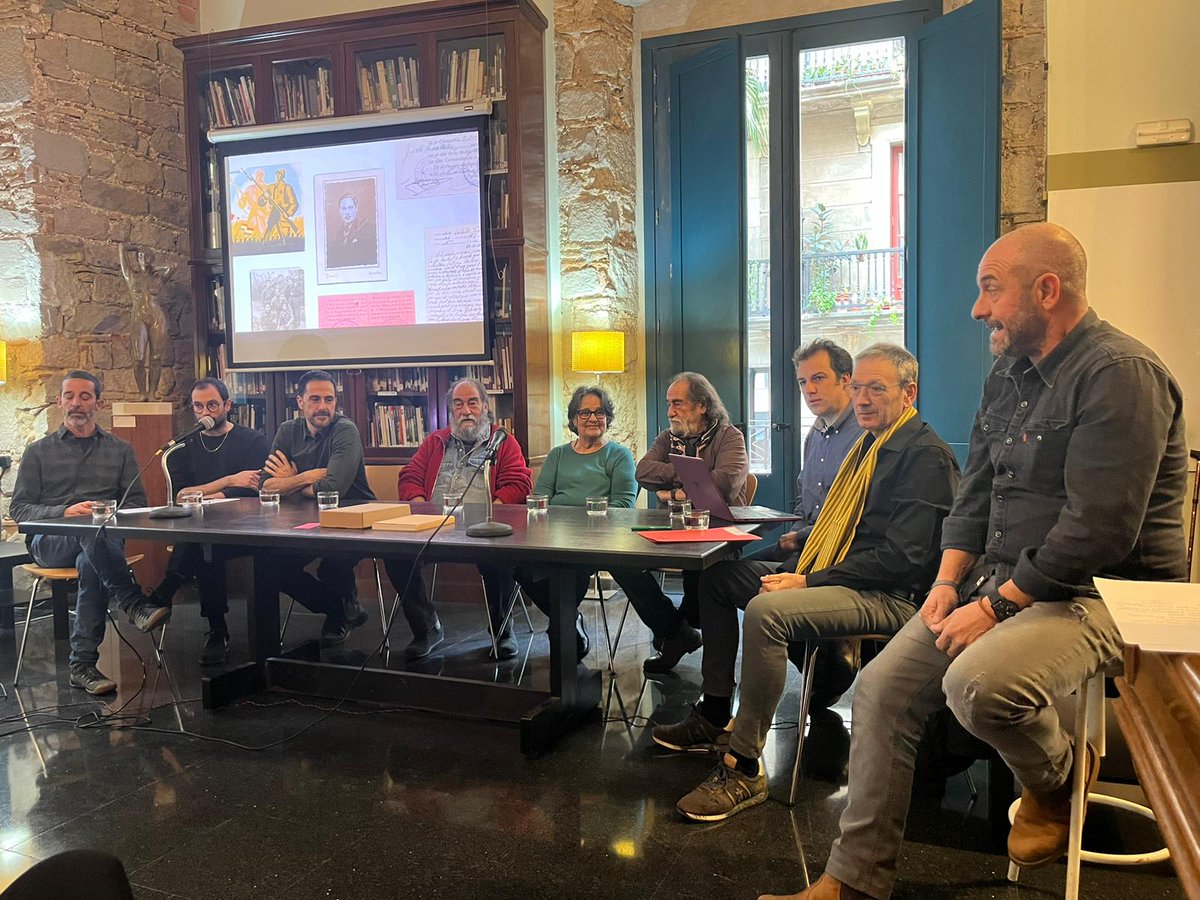 catmemoria's tweet photo. 📕 El director del @catmemoria, Jordi Font, ha participat en la presentació del projecte "@PapersdeGuerra. Pepe Castells i Pubill". Pensada com una experiència, la publicació transforma un relat personal en una història d’interès general.

📌 Editada amb el suport del Memorial. https://t.co/37G86MFBzU