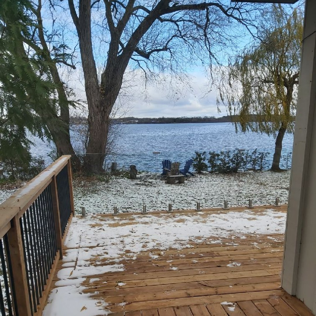 DoorsandMore's tweet image. Sit back and enjoy your unobstructed view of the lake or yard with custom glass railing. Spigots support each panel and are available in Chrome, Brushed Stainless or Matte Black. #customrailing #spigots #exteriorglassrailing #viewsfordays #glassrailing #customglass #railing
