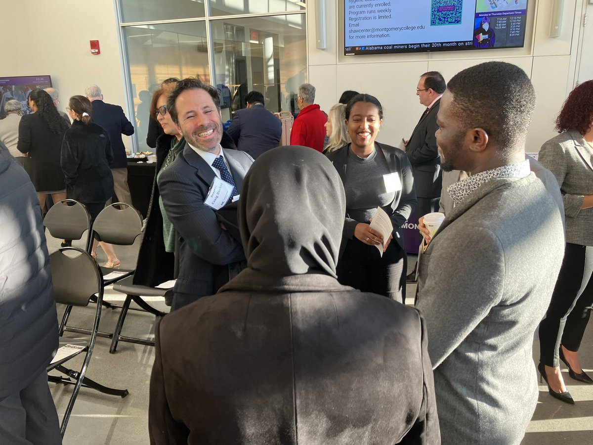 mc_bradypatton's tweet photo. It’s amazing to see so many @montgomerycoll students engaging with our amazing elected officials at the Plaque Unveiling of the new Student Services Center on the Rockville Campus. https://t.co/bsWhxEM2xi