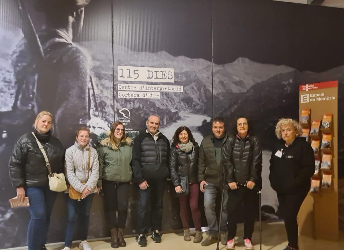 cfaribera's tweet photo. Dimarts 29 de novembre, el grup de Ges 2, dins del Mòdul d’Història 2, hem visitat el Centre d’Interpretació 115 dies i el Poble Vell de Corbera d’Ebre per aprofundir en els esdeveniments i llocs que van marcar la Batalla de l’Ebre. + info: https://t.co/EIBMsXAACa @BATALLAEBRE https://t.co/dZsoV5Pa5n
