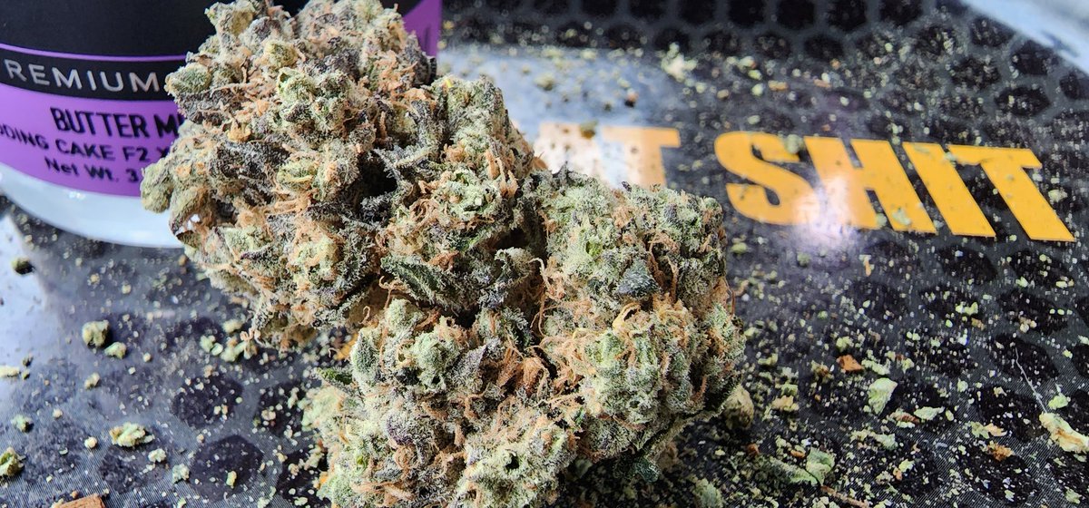 Kioti420's tweet photo. Butter Mints by @RevolutionCanna is a tasty treat! Terpenes really stand out in this strain. One nice, dense, beautiful nuggy in the jar π€π€ Definitely another great one for the books!
Much Love CannaFam
π€π¦π€
#cannabislife #revolutioncannabis #buttermints #Kioti_Reviews https://t.co/IqAuz4udNs