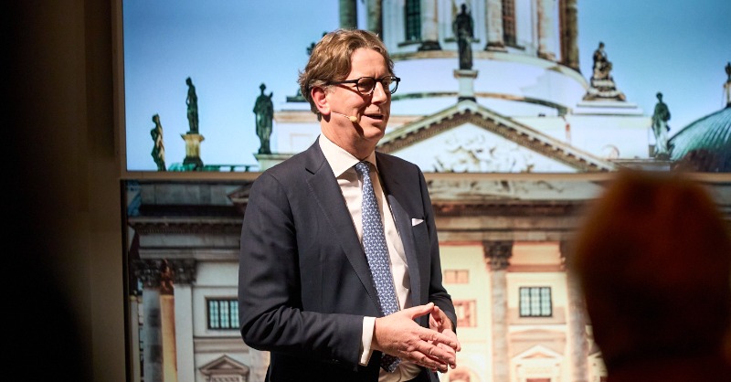 KfW's tweet photo. Eine Plattform für den Dialog zu gesellschaftspolitischen Themen – dafür steht der #BerlinerSalon der #KfW.
Im Rahmen dieser haben Prof. Ischinger, @MunSecConf & Dr. Stelzenmüller, @BrookingsInst, gestern über die Weltunordnung & die Rückkehr der #Geopolitik diskutiert. 📣