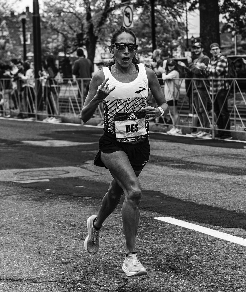 des_linden's tweet photo. @bostonmarathon @BostonMar_Pro @KiplagatEdna The stoke is high! https://t.co/Jg3spi78Mv