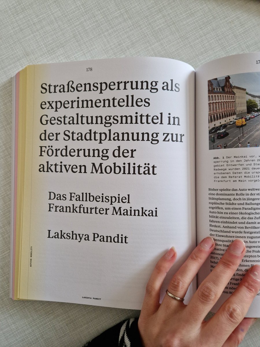designmobility's tweet image. #MobilityDesign Band 2 ist da! Vielen Dank @peter_eckart @project_mo_de @GUmobilitaet für die tolle Zusammenarbeit, die großartige Ergebnisse hervorgebracht hat &amp;amp; natürlich das Belegexemplar!

Es geht um Forschung zur Gestaltung klimaschonender, sozialer &amp;amp; nachhaltiger Mobilität.