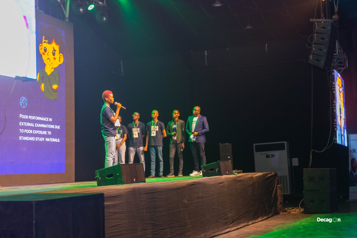 DecagonIns's tweet photo. Decadevs x Hackathon
On Tuesday, #Decadevs presented their pitch during the Hackathon at Edo State. The team presented Innovation 114_play to Venture Capitalists, His Excellency @GovernorObaseki, and thousands of other guests. https://t.co/TSbE3b54JP