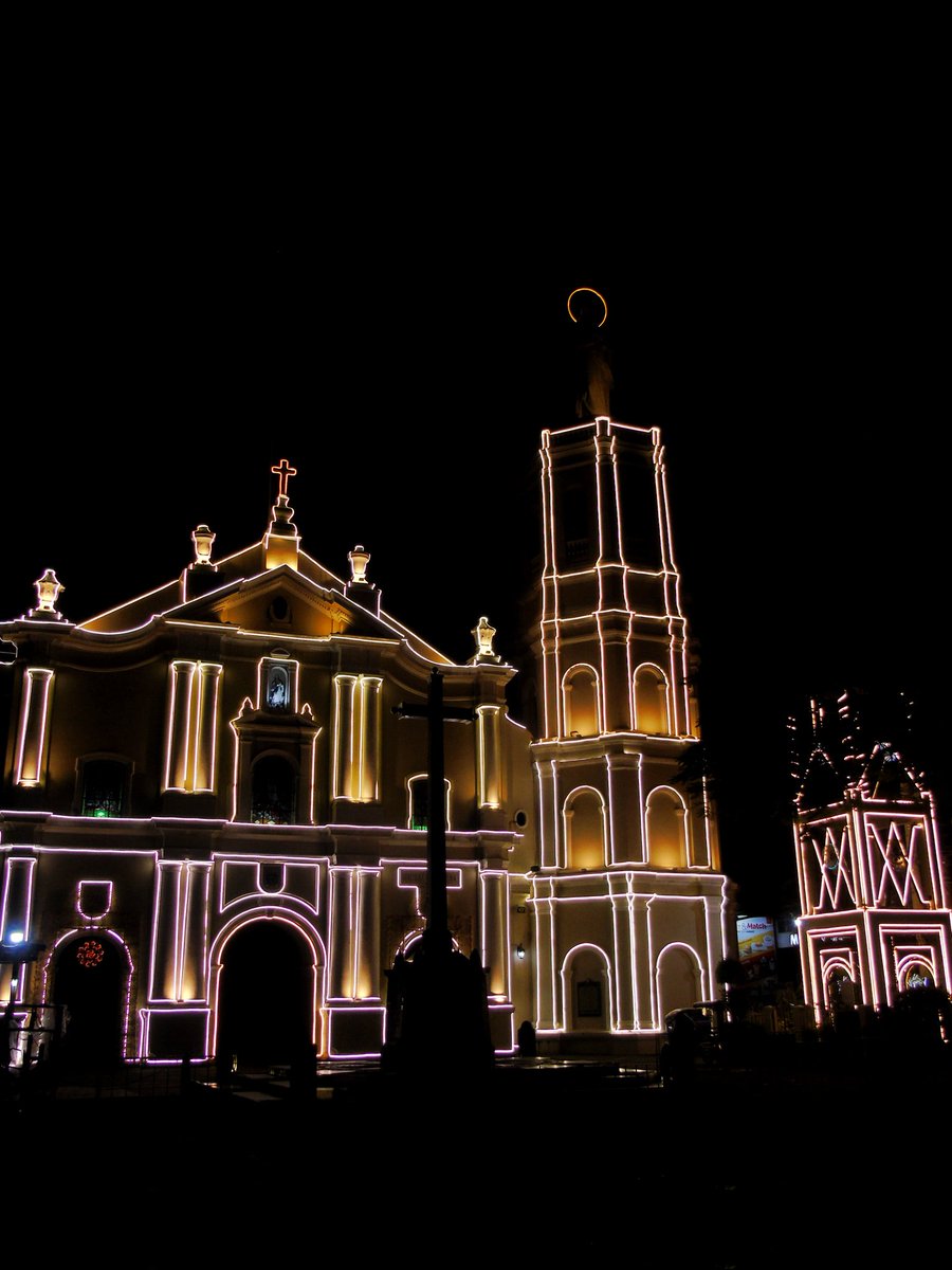 TalariaLink's tweet photo. It's beginning to look a lot like Christmas 🎶

We can feel the Christmas season at Malolos Cathedral as the church is decorated with lights looking bright and beautiful | via @jessicavm_TRL https://t.co/EhH7O3HbHG