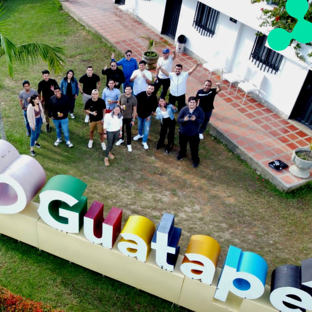 Arkho_io's tweet photo. Celebramos el año con el #ArkhoTeamColombia, un año desafiante y con muchos aprendizajes 🥳

Nuestros Archers festejaron visitando Guatapé y la Piedra del Peñol. ¡Qué increíble vista y que buena junta! 🛥🏞

¡Vamos por más! 🚀

#colombia #arkhocolombia #findeaño #culturaARKHO https://t.co/vpeuc0Tg2p