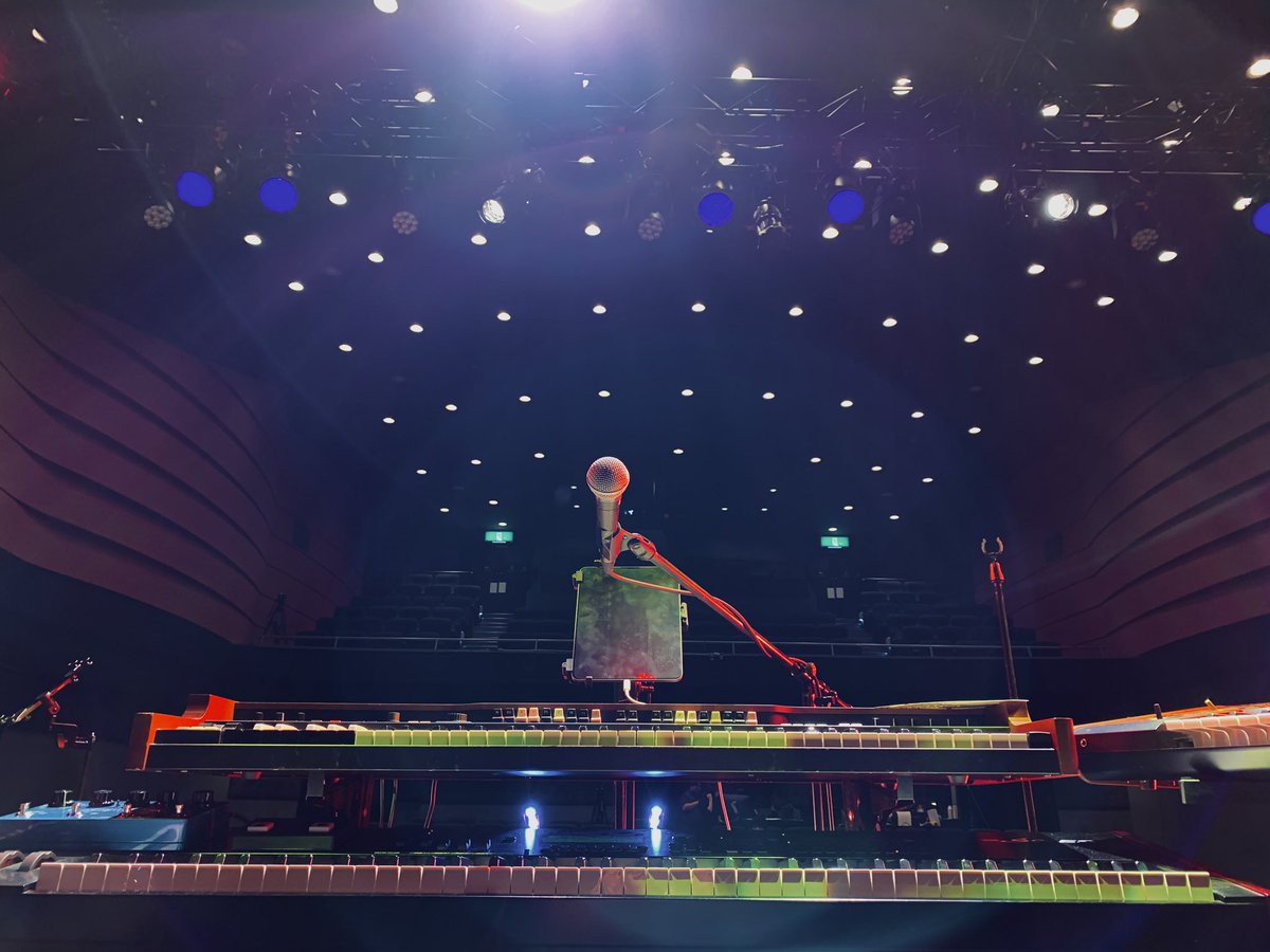 key_shoooota's tweet photo. ユナクさんソロライブ
『YoonHak Live Festival 3940』

最高に愛に溢れた空間で
弾きながらめちゃくちゃ気持ちも高ぶりました。

改めてユナクさん誕生日おめでとうございます！！

#ユナク
#超新星
#SUPERNOVA https://t.co/HjAqTsiaSh